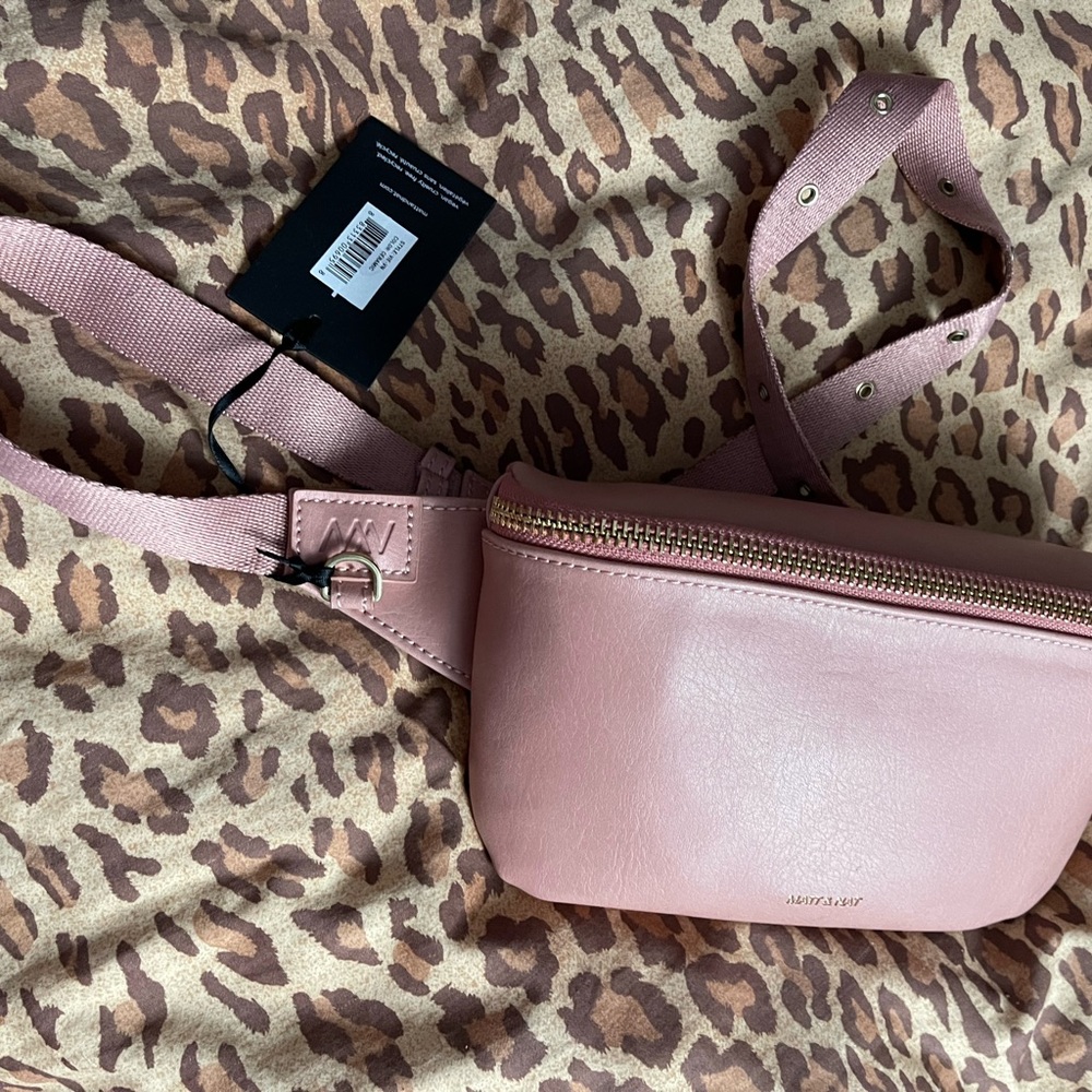 Brand NWT Dusty Rose Matt and Nat Fanny pack